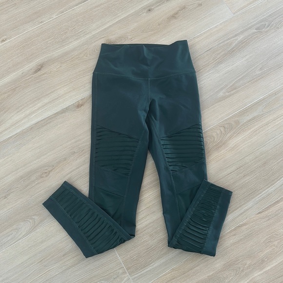 ALO Yoga Pants - Alo Moto Leggings